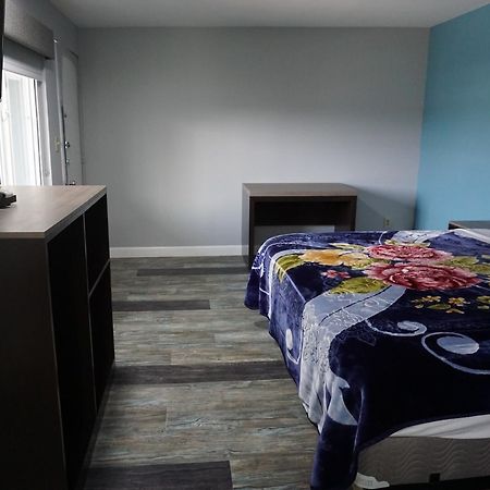 בישופ Thunderbird Motel מראה חיצוני תמונה