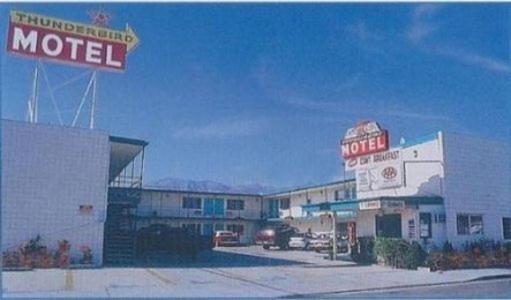בישופ Thunderbird Motel מראה חיצוני תמונה