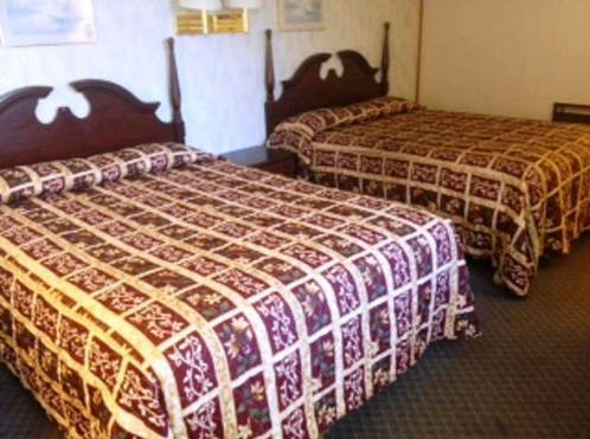 בישופ Thunderbird Motel מראה חיצוני תמונה