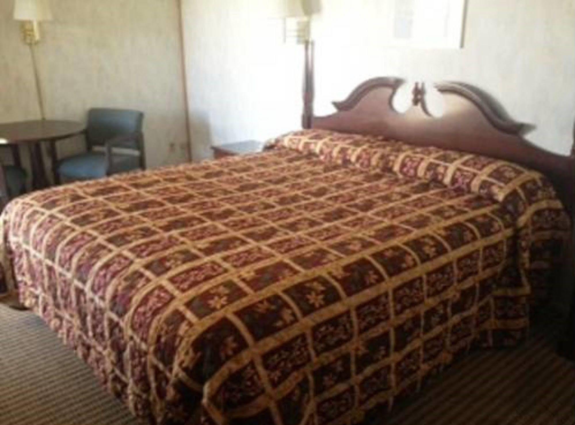 בישופ Thunderbird Motel מראה חיצוני תמונה